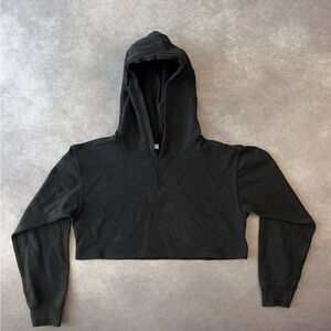 Lululemon All Yours Black Cropped Hoodie
Women's 6 Outdoor Athletic Neutral